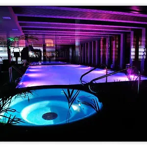 Апарт-отель Luxury Downtown ****